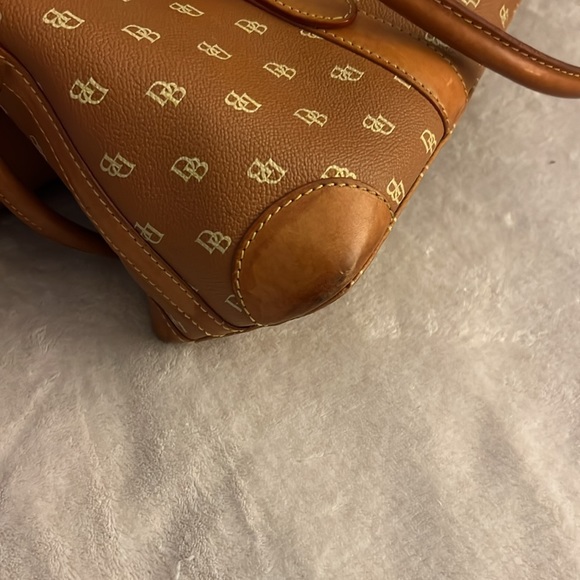 Dooney and Bournke Vintage handbag w/accessories - Picture 9 of 9